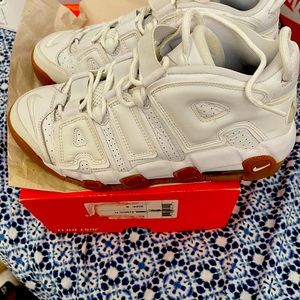 New Air uptempo Gum Sz 9